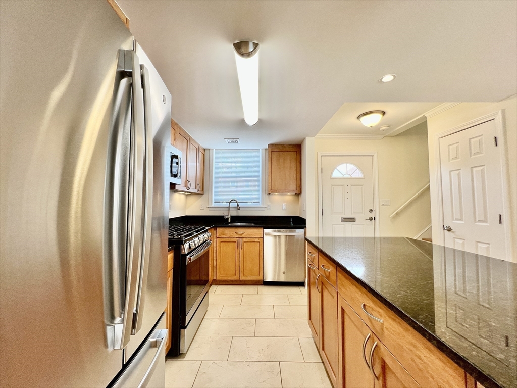 2 bed, 1 bath apartment for rent at 111 Independence Dr Unit 111, Brookline — photo 2 of 10