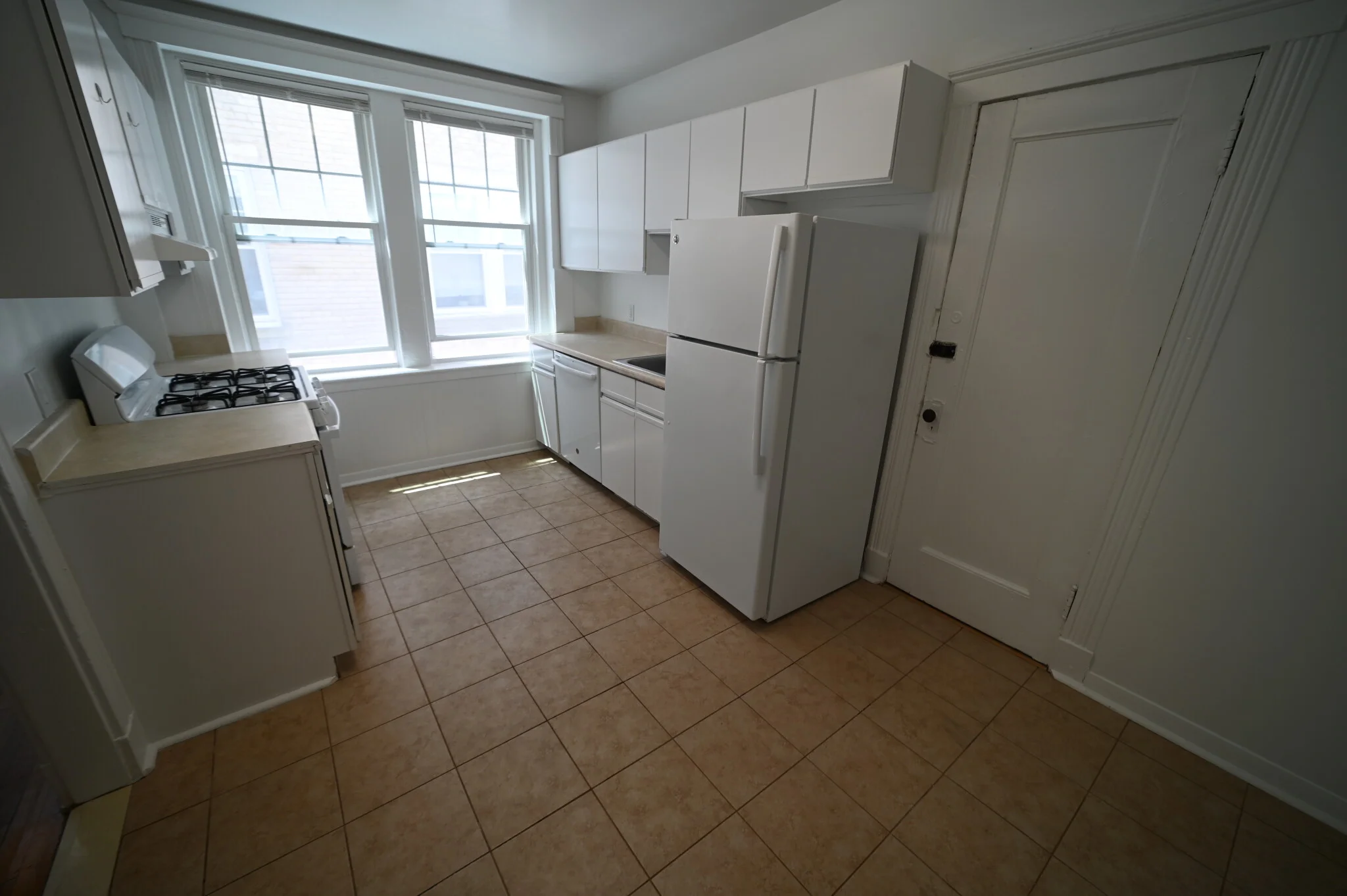 2 bed, 1 bath apartment for rent at 111 Kilsyth Rd Unit B, Brighton — photo 2 of 22