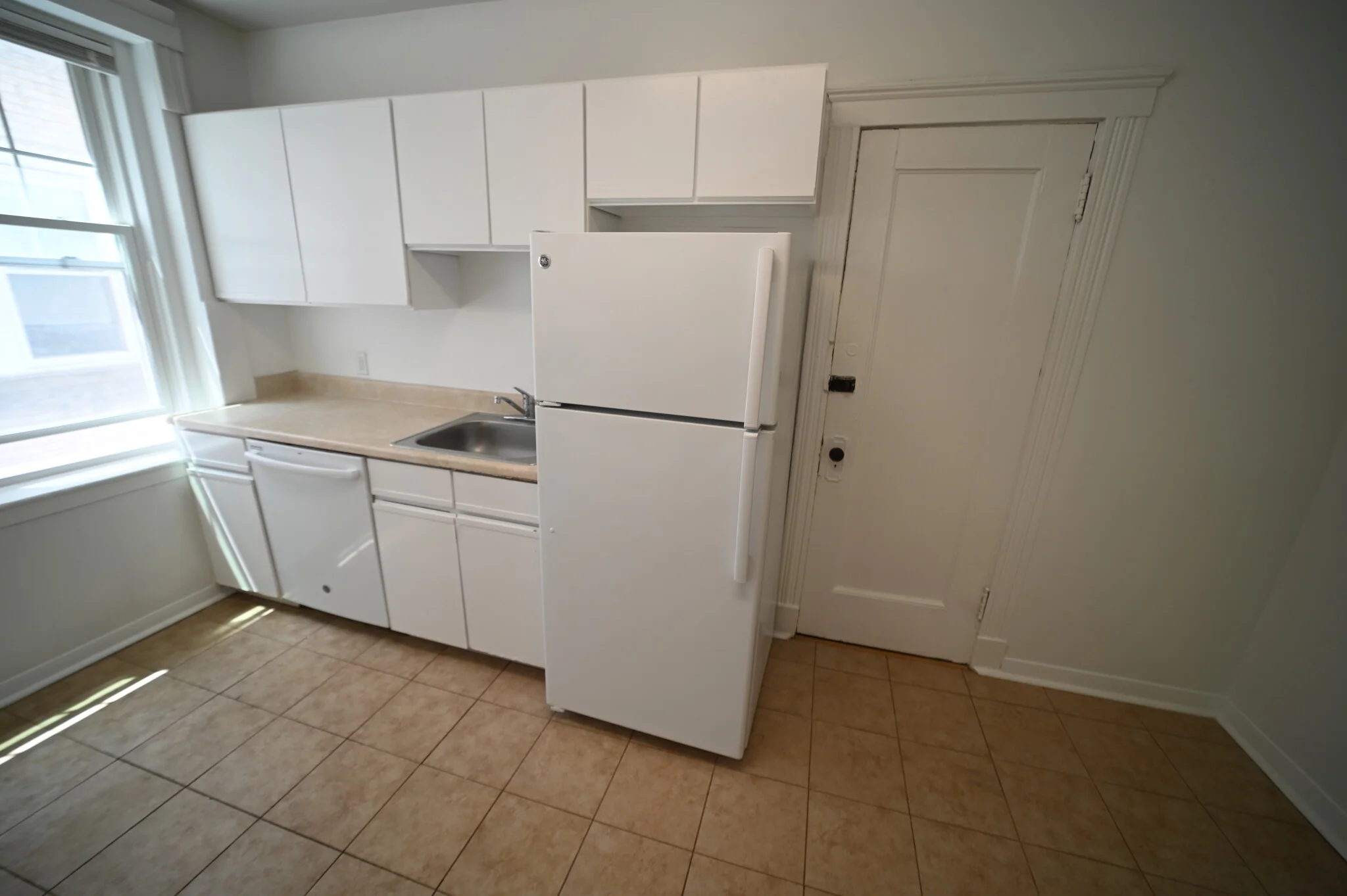 2 bed, 1 bath apartment for rent at 111 Kilsyth Rd Unit B, Brighton — photo 3 of 22