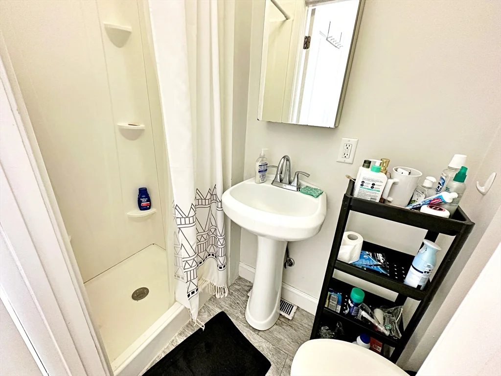3 bed, 2 bath apartment for rent at 111 Maverick St Unit 2, East Boston — photo 13 of 16