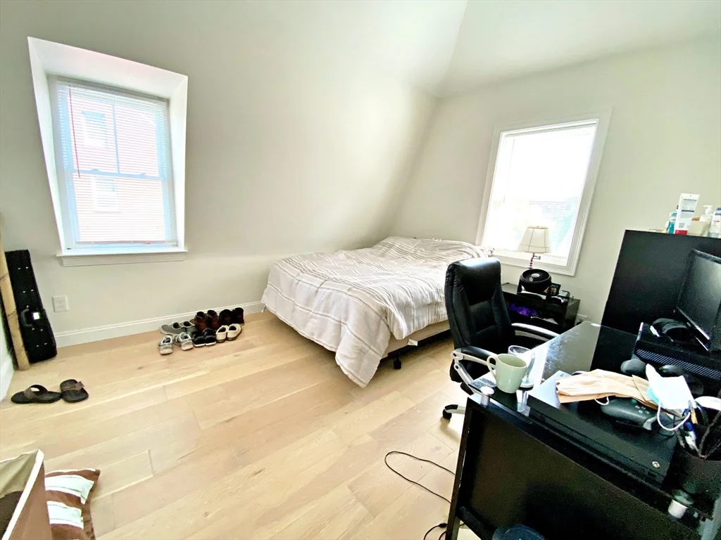 3 bed, 2 bath apartment for rent at 111 Maverick St Unit 2, East Boston — photo 4 of 16