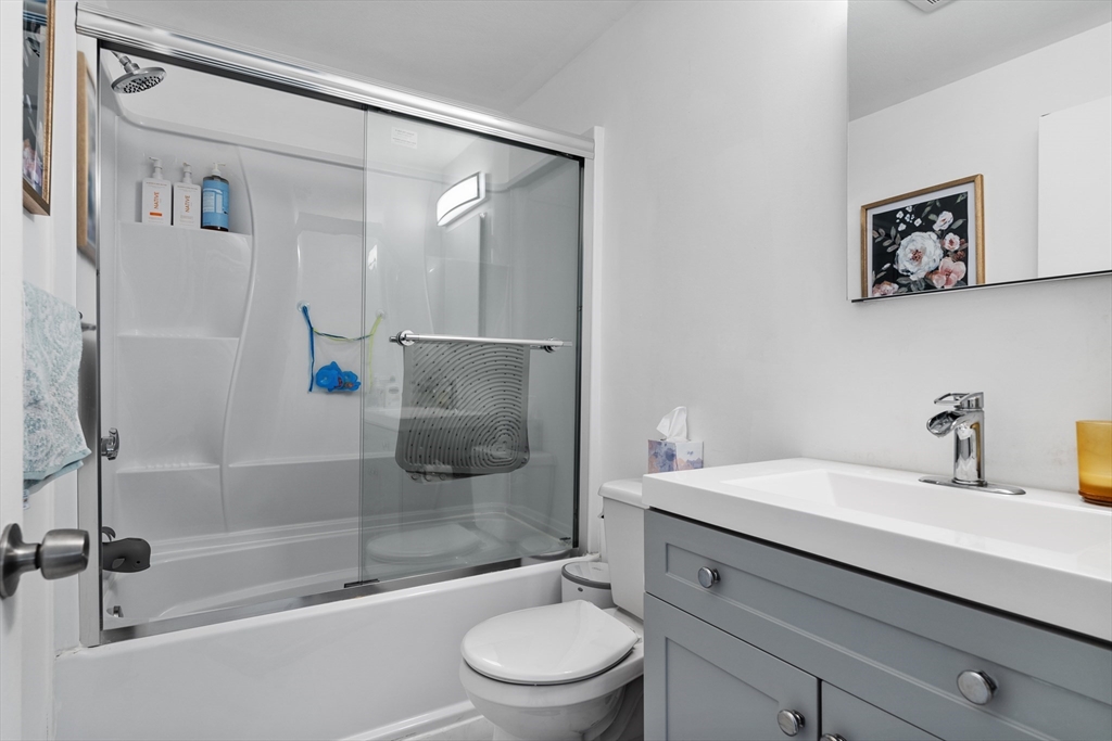3 bed, 2 bath apartment for rent at 111 Mountain Gate Rd Unit 111, Ashland — photo 7 of 15