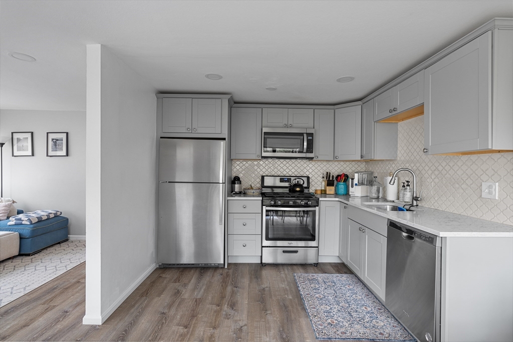 3 bed, 2 bath apartment for rent at 111 Mountain Gate Rd Unit 111, Ashland — photo 1 of 15