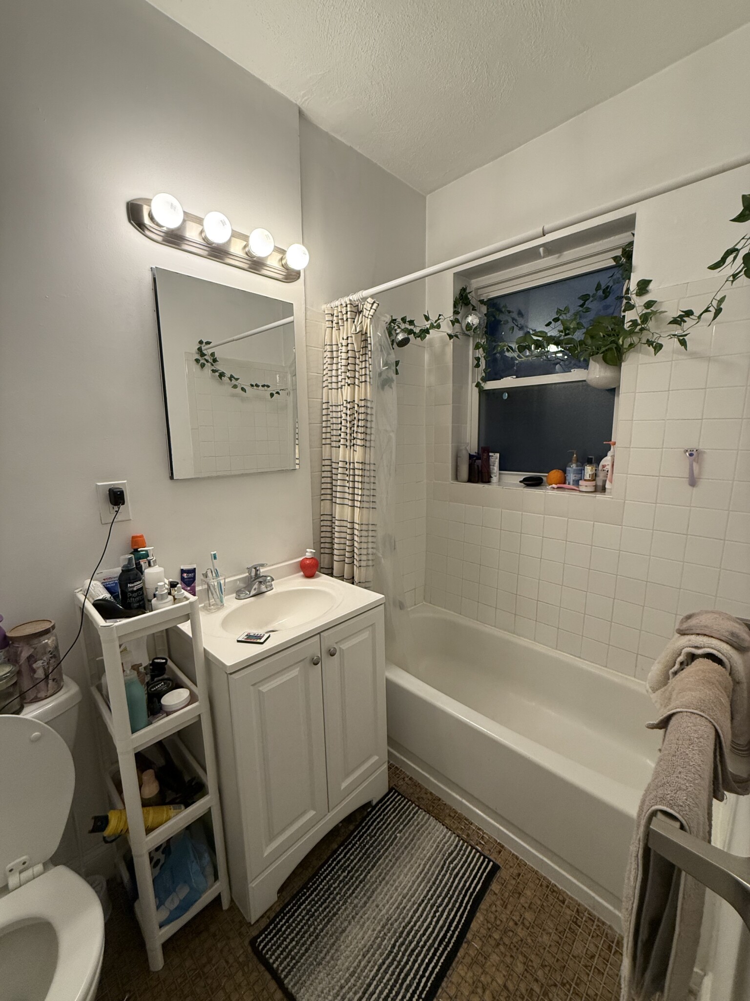 2 bed, 1 bath apartment for rent at 111 Norway St Unit 201, Fenway — photo 14 of 31