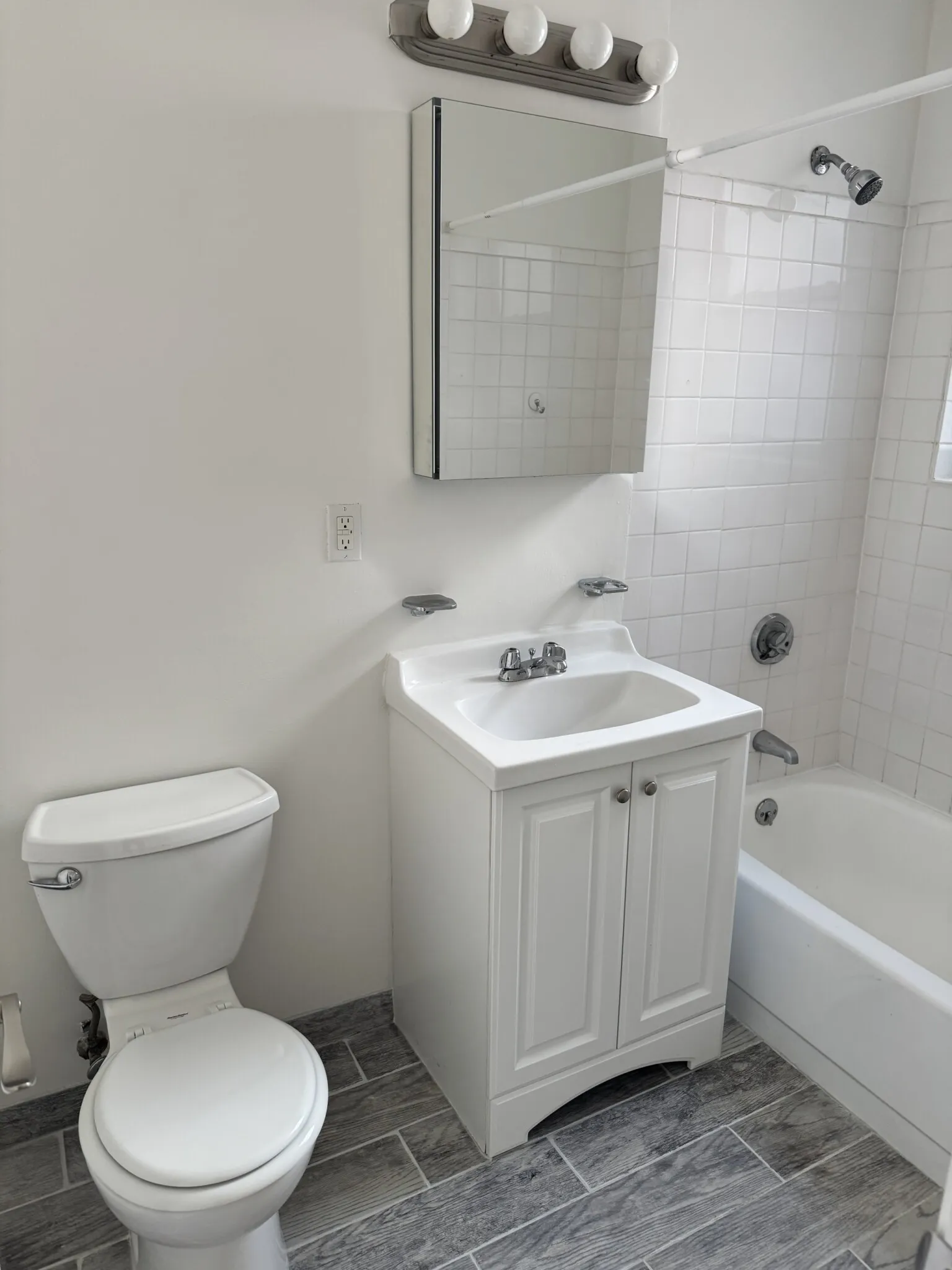 2 bed, 1 bath apartment for rent at 111 Norway St Unit 301, Fenway — photo 10 of 22