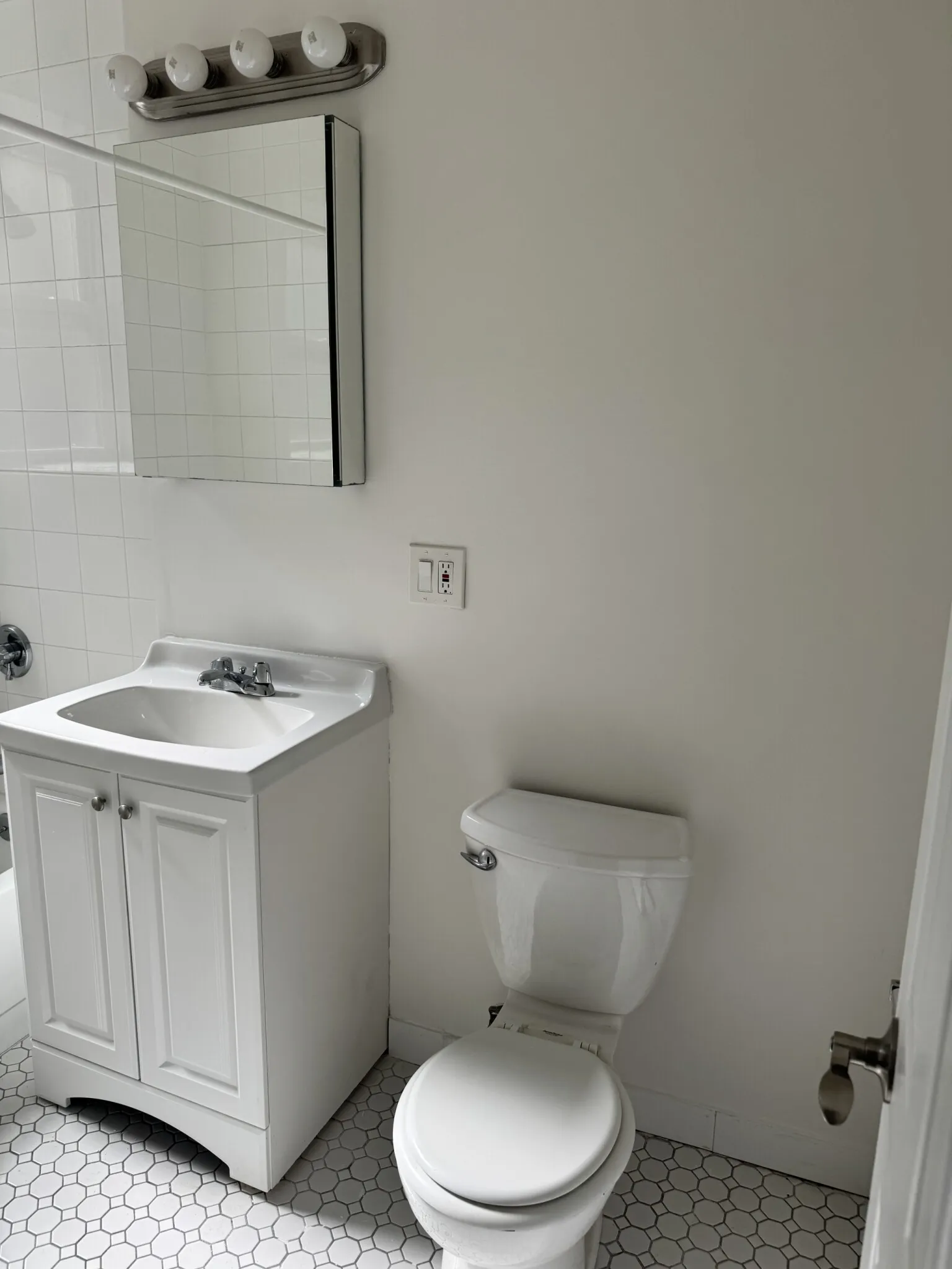2 bed, 1 bath apartment for rent at 111 Norway St Unit 305, Fenway — photo 9 of 34