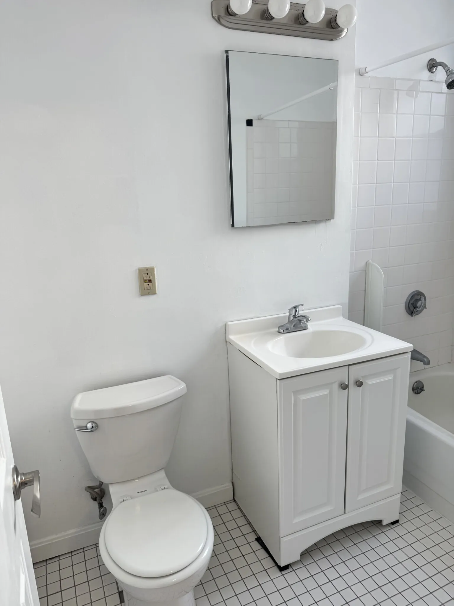2 bed, 1 bath apartment for rent at 111 Norway St Unit 401, Fenway — photo 8 of 26