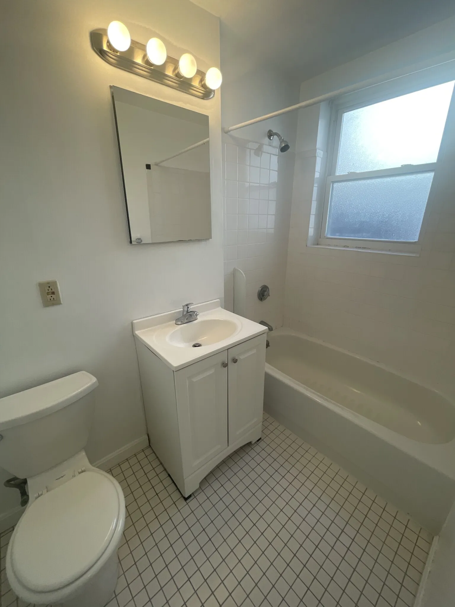 2 bed, 1 bath apartment for rent at 111 Norway St Unit 401, Fenway — photo 22 of 26