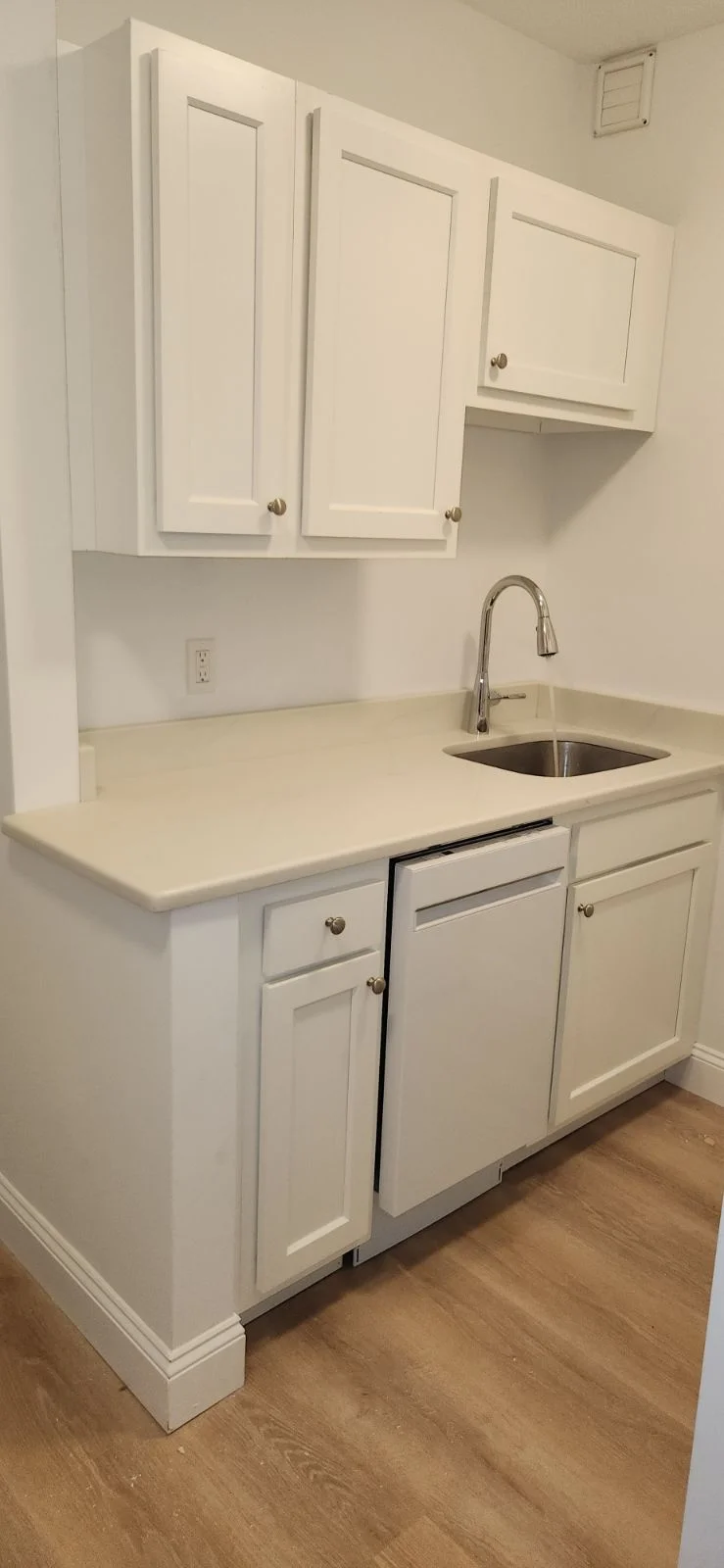 1 split bed, 1 bath apartment for rent at 111 Norway St Unit 404, Fenway — photo 3 of 15