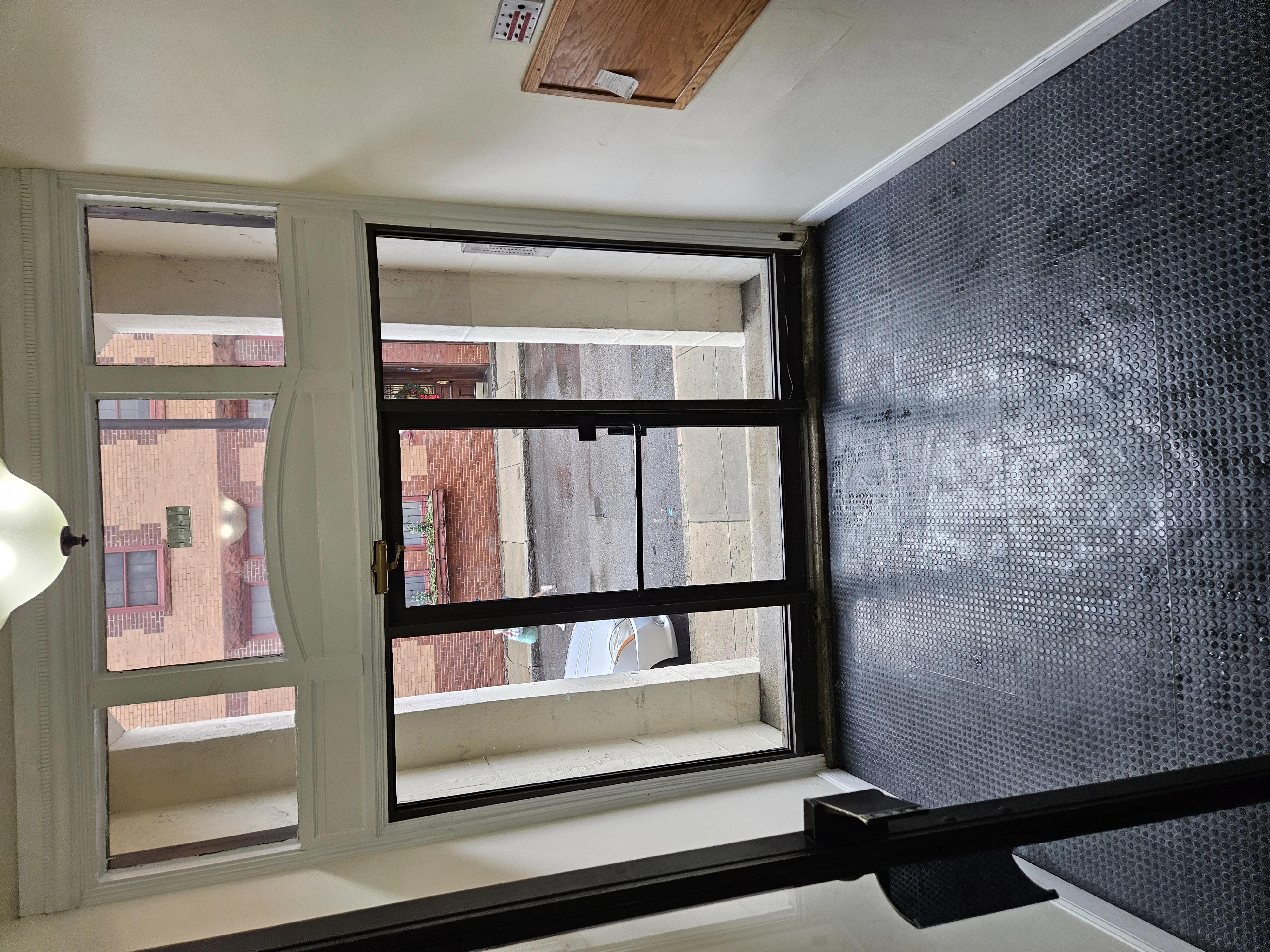 1 split bed, 1 bath apartment for rent at 111 Norway St Unit 404, Fenway