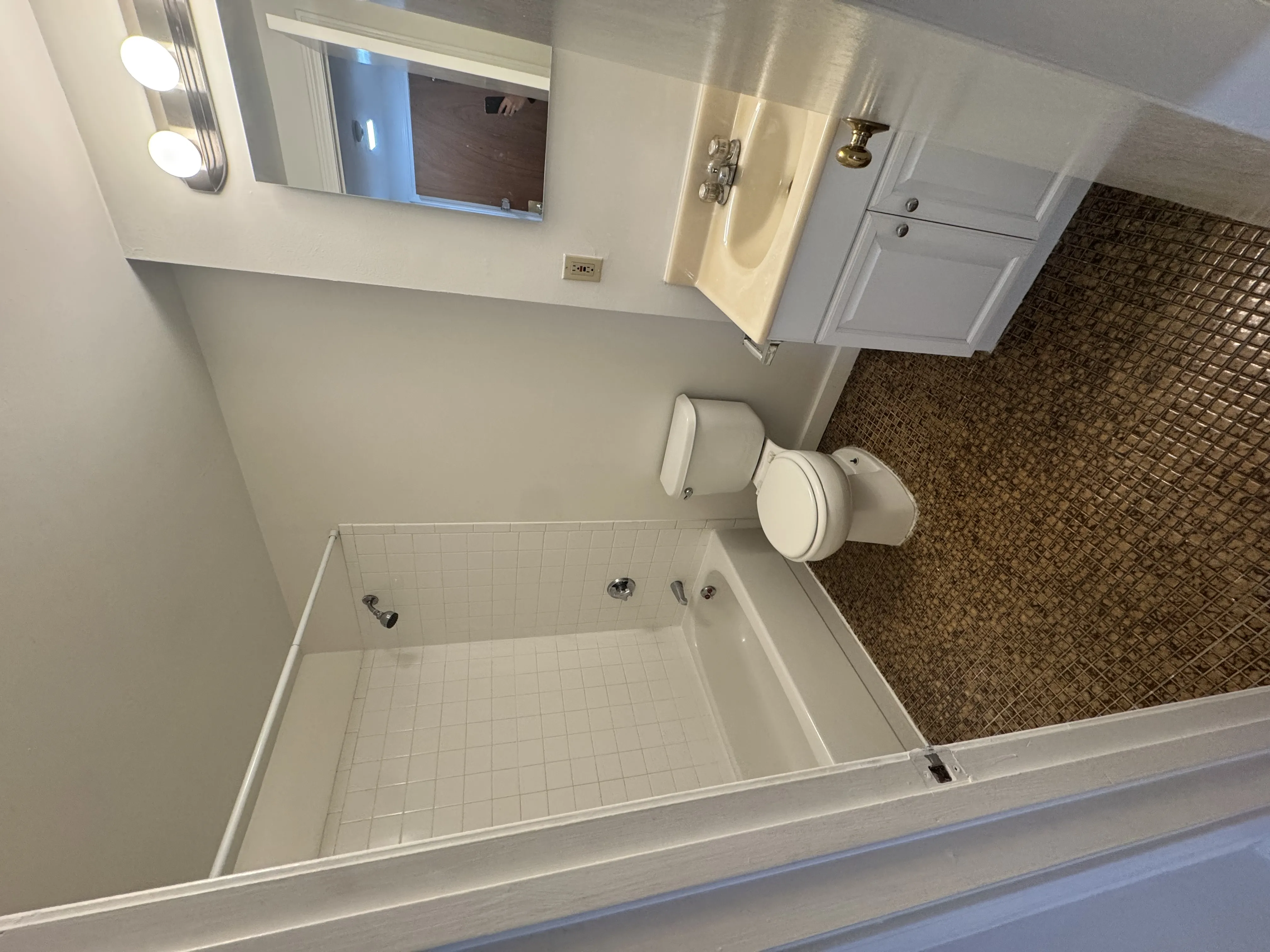 Studio bed, 1 bath apartment for rent at 111 Norway St Unit B4, Fenway — photo 11 of 17
