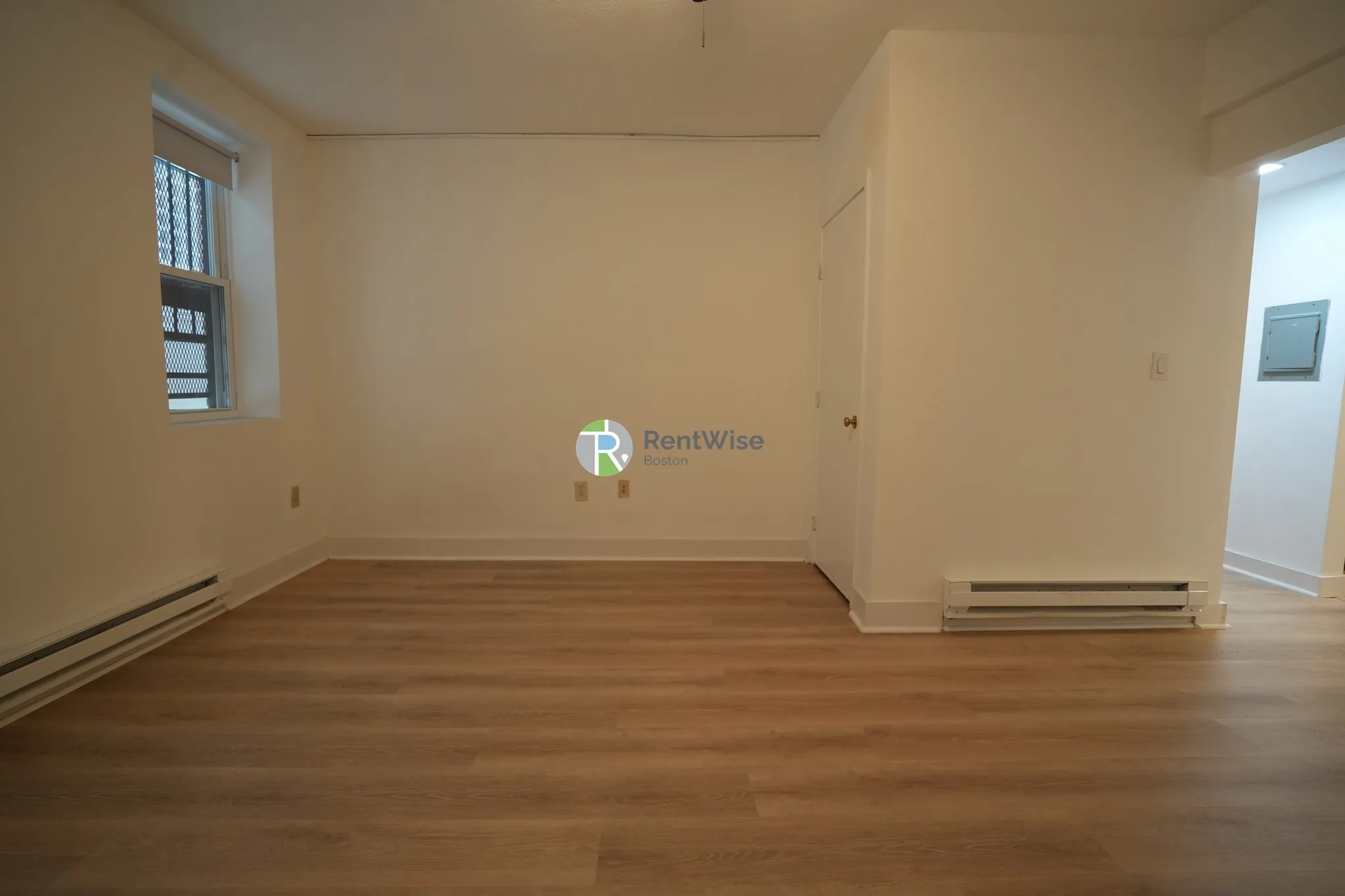 Studio bed, 1 bath apartment for rent at 111 Norway St Unit B4, Fenway — photo 4 of 17