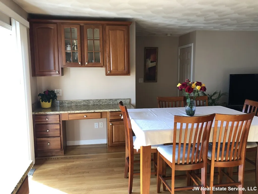3 bed, 2.5 bath apartment for rent at 111 Oxford St Unit B, Revere — photo 5 of 23