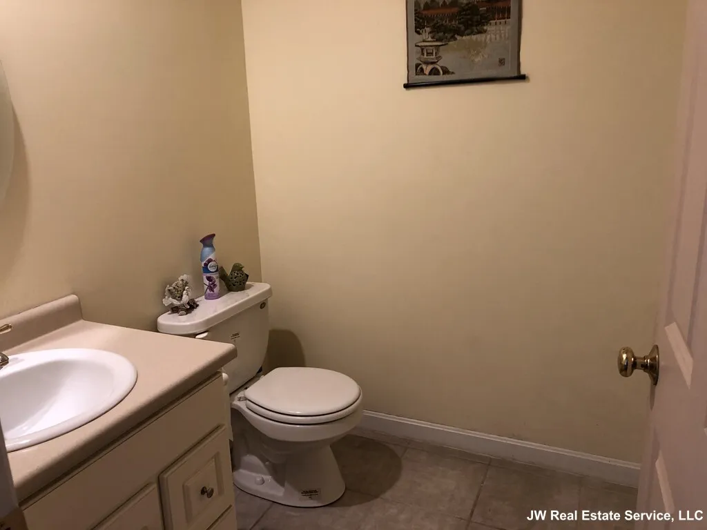 3 bed, 2.5 bath apartment for rent at 111 Oxford St Unit B, Revere — photo 10 of 23