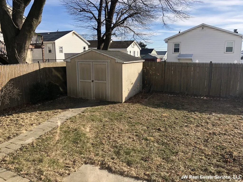 3 bed, 2.5 bath apartment for rent at 111 Oxford St Unit B, Revere — photo 8 of 23