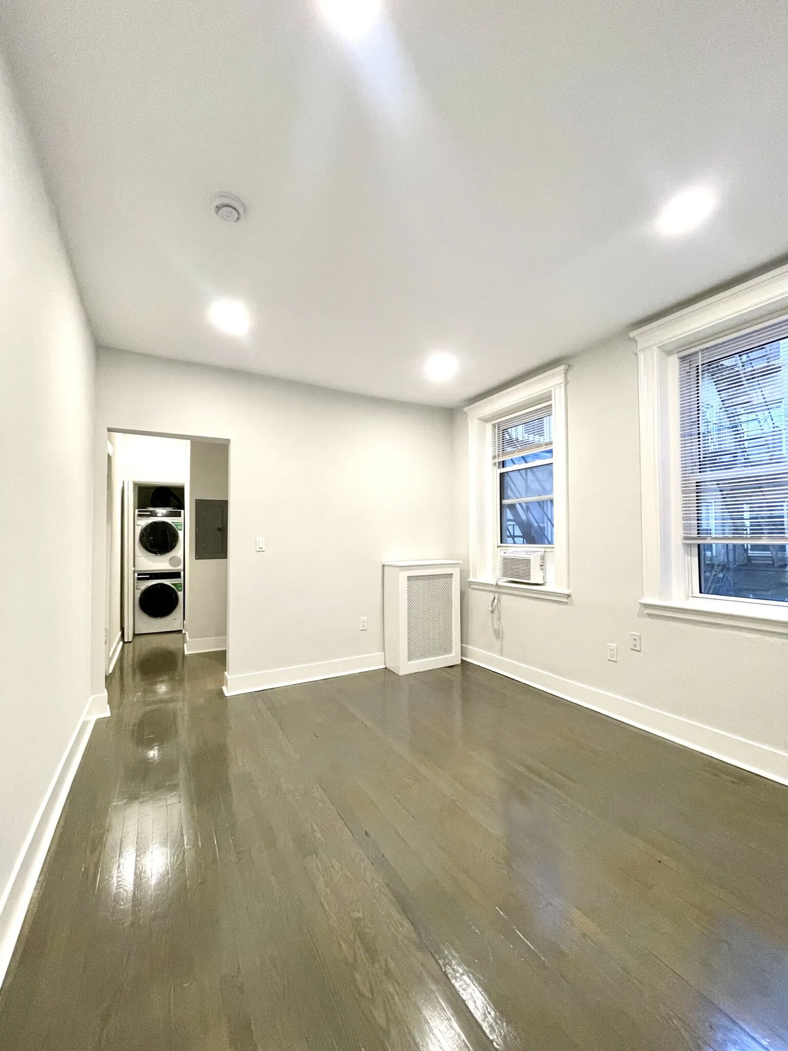 Studio bed, 1 bath apartment for rent at 111 Park Dr Unit 14, Fenway — photo 4 of 23