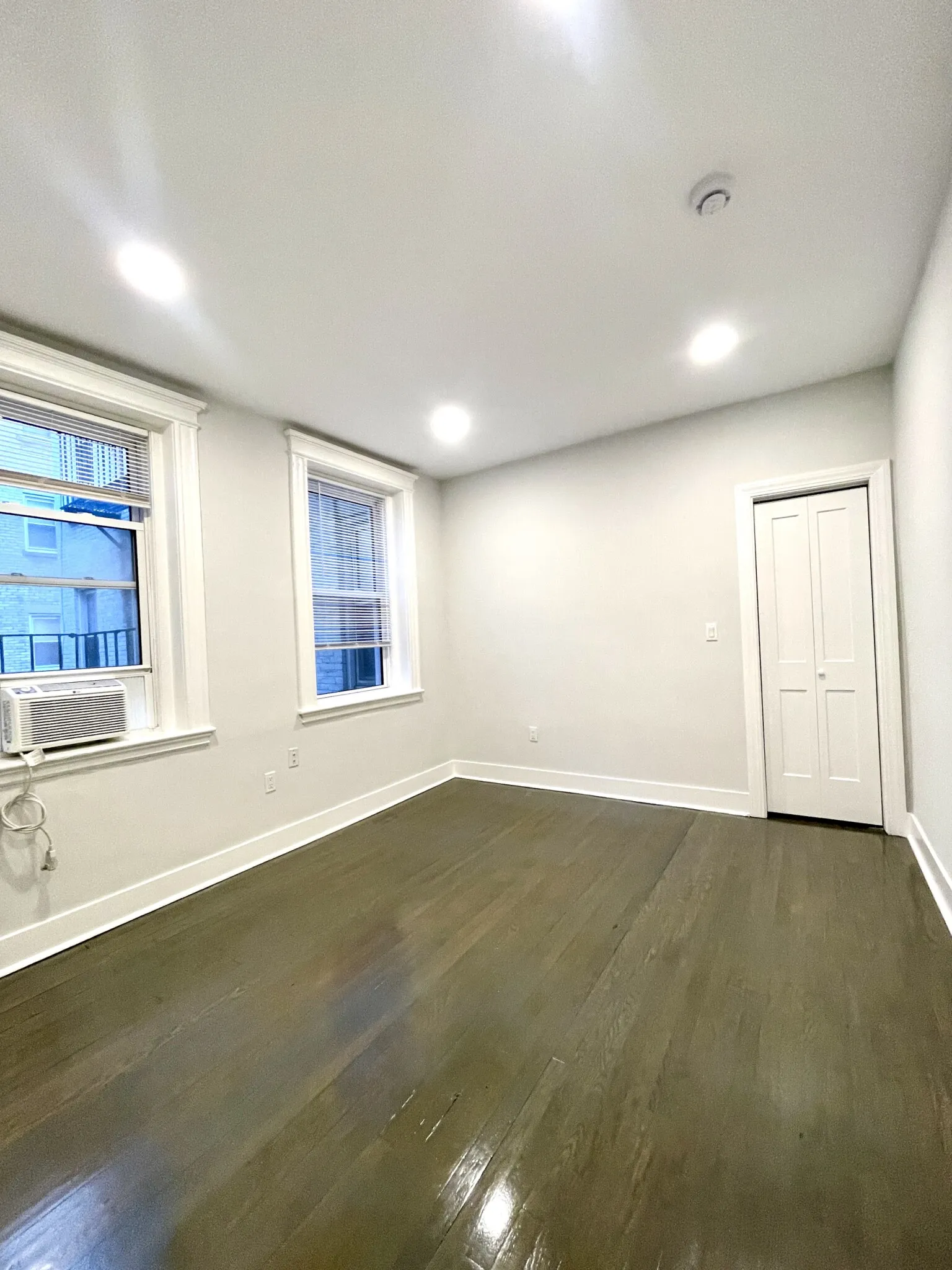 Studio bed, 1 bath apartment for rent at 111 Park Dr Unit 14, Fenway — photo 5 of 23