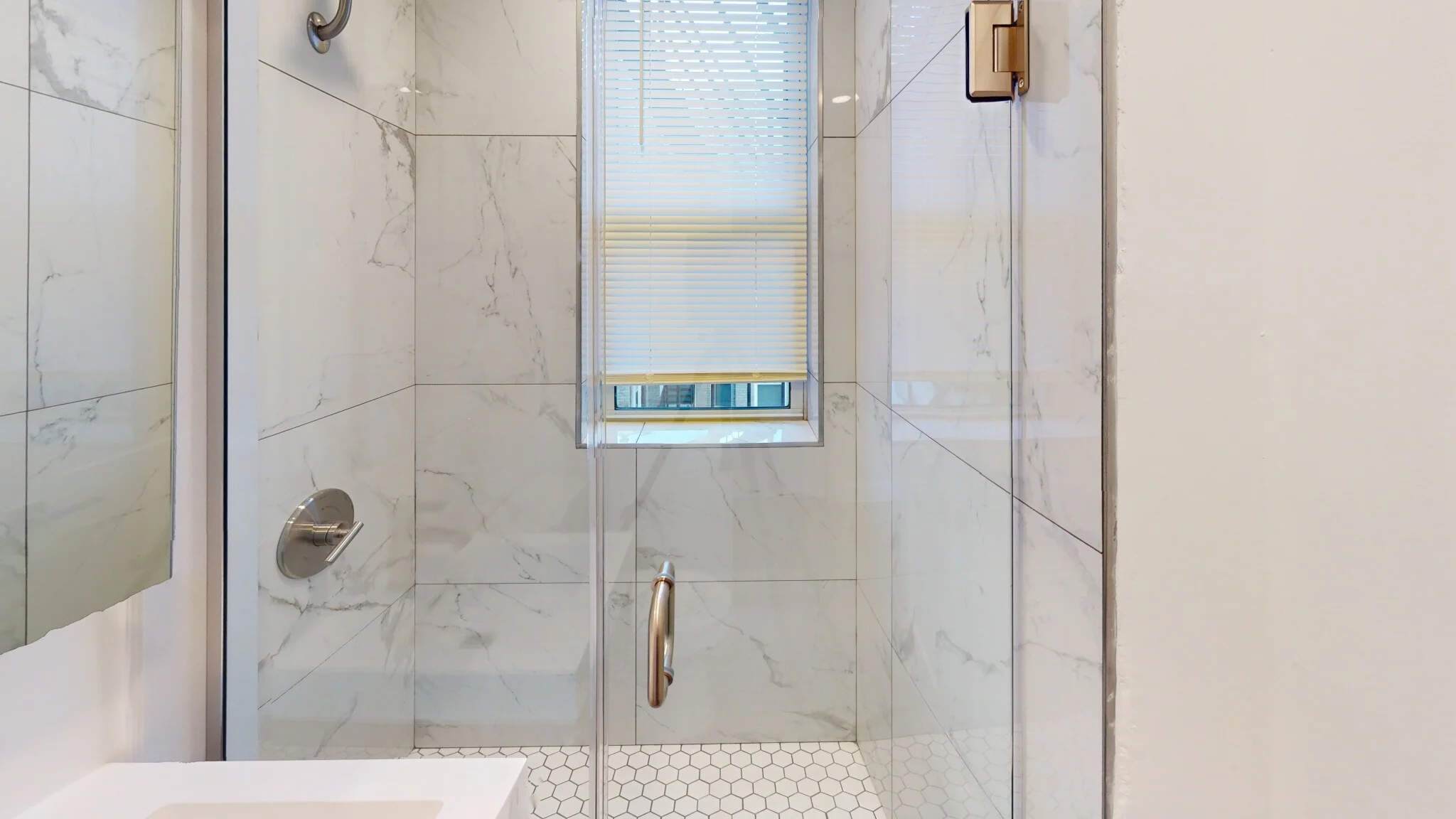 Studio bed, 1 bath apartment for rent at 111 Park Dr Unit 43, Fenway — photo 4 of 22