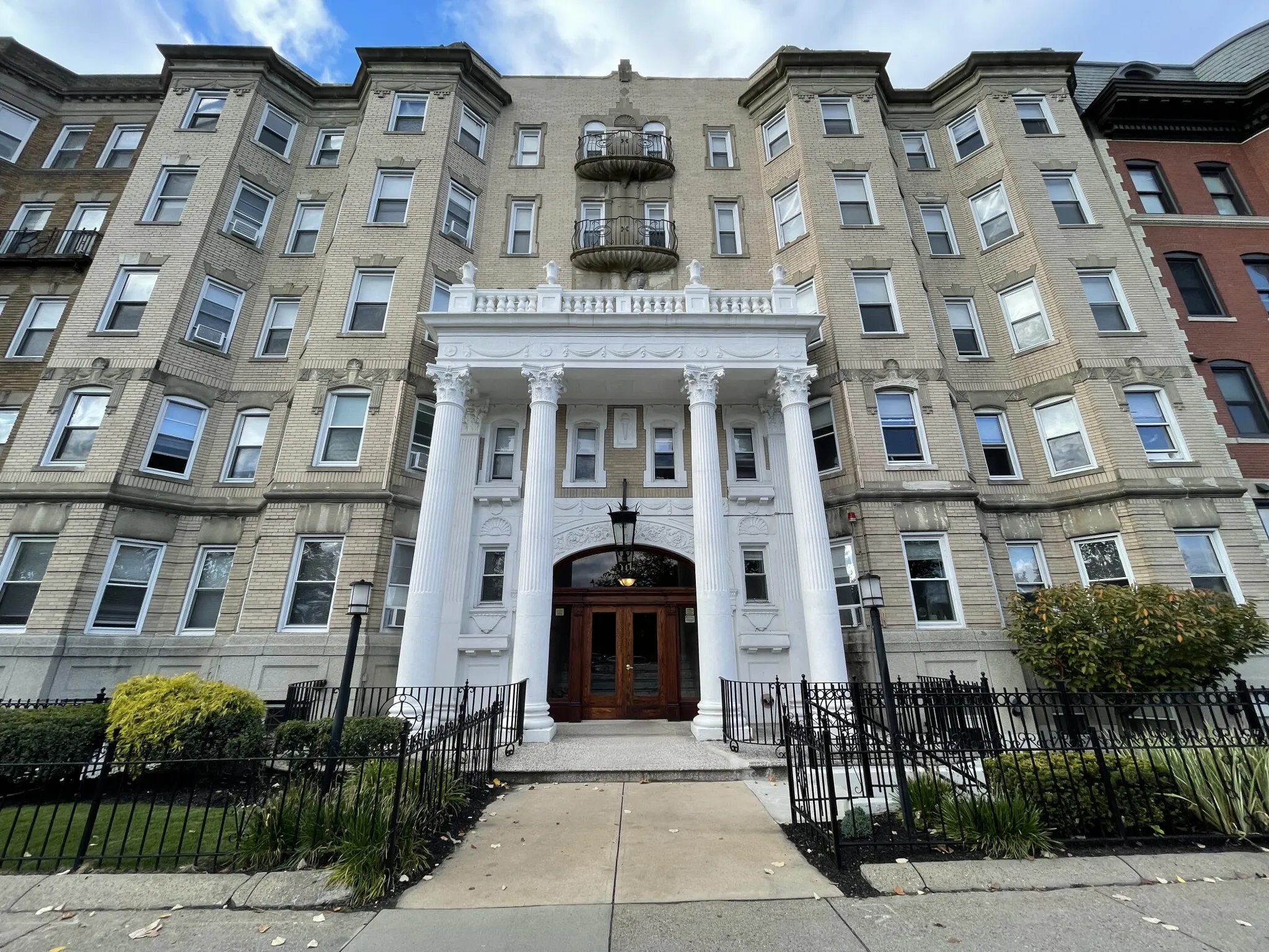 Studio bed, 1 bath apartment for rent at 111 Park Dr Unit 43, Fenway — photo 19 of 22