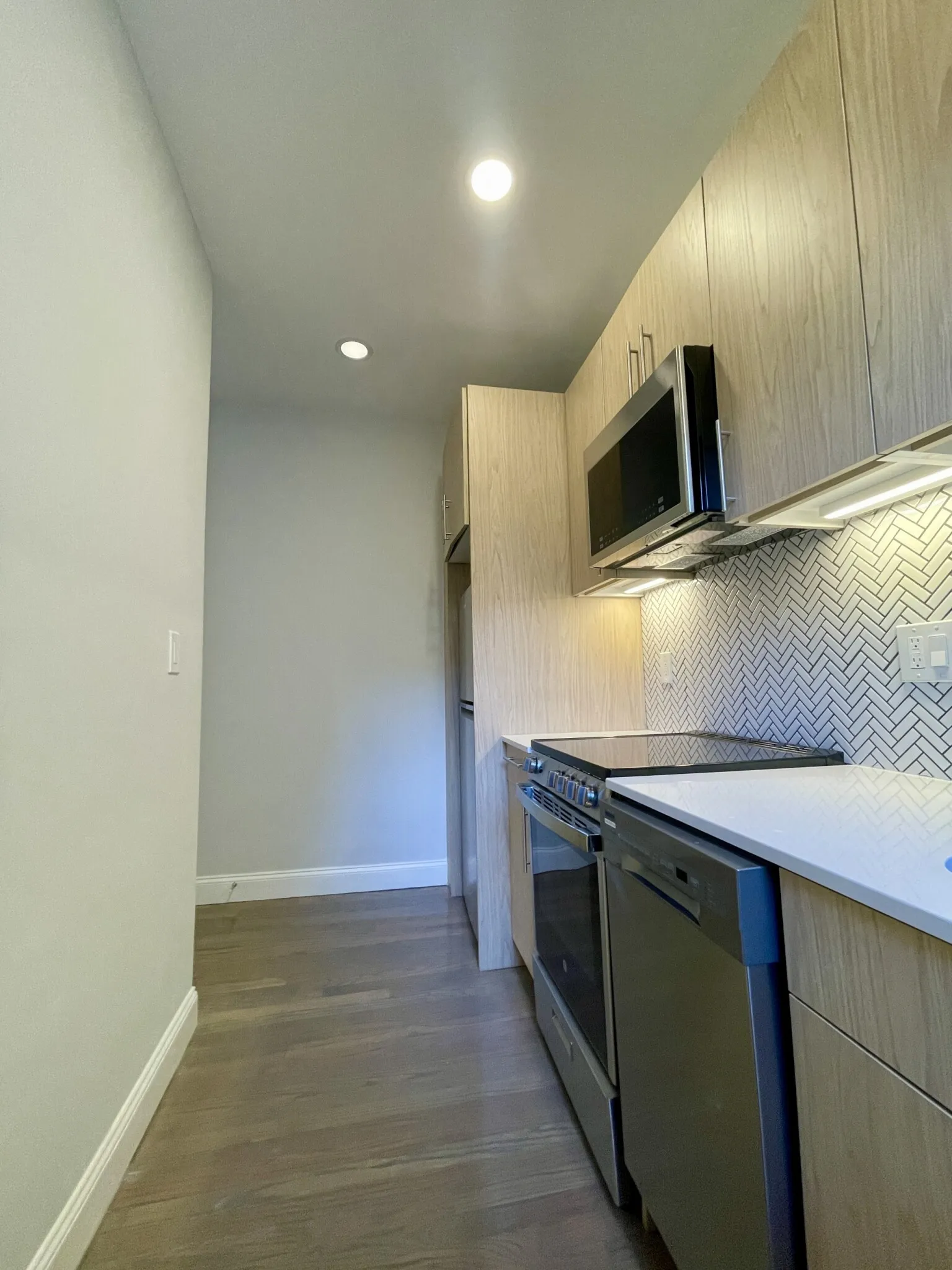 Studio bed, 1 bath apartment for rent at 111 Park Dr Unit 43, Fenway — photo 7 of 22