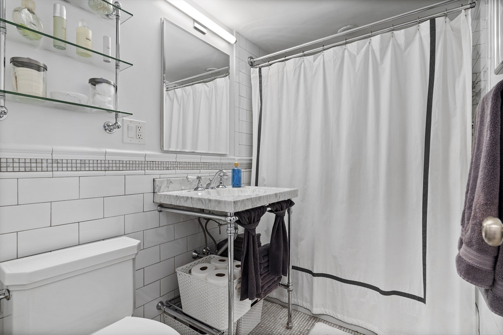 1 bed, 1 bath apartment for rent at 111 Perkins Unit 261A, Jamaica Plain — photo 9 of 15