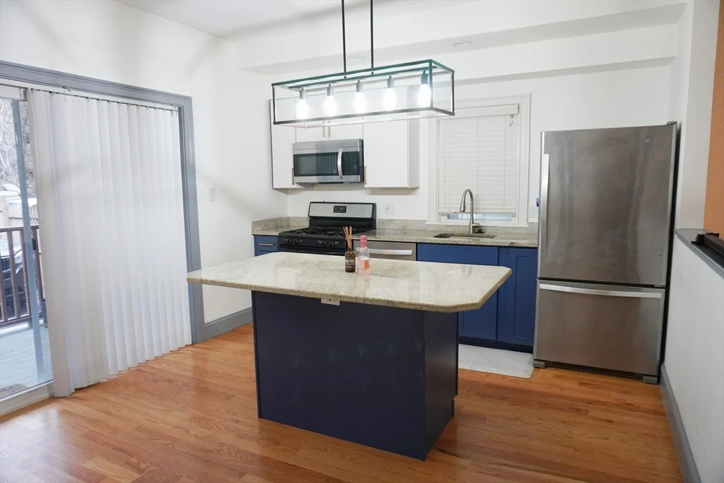 2 bed, 2 bath apartment for rent at 111 Pleasant St Unit 1, Dorchester — photo 13 of 19