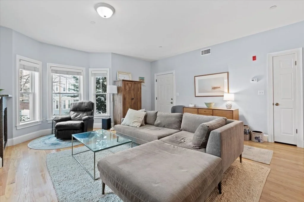 2 bed, 2 bath apartment for rent at 111 Pleasant St Unit 1, Dorchester — photo 3 of 19