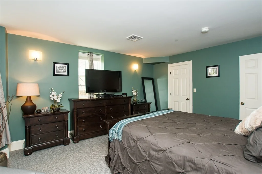 2 bed, 2 bath apartment for rent at 111 Pleasant St Unit 2, Dorchester — photo 13 of 19