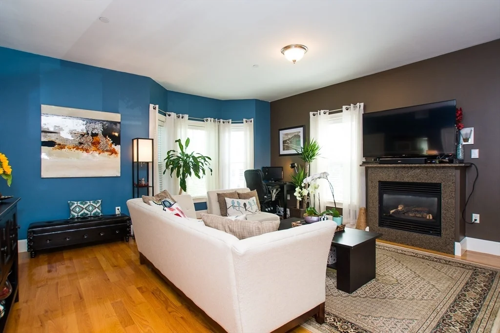 2 bed, 2 bath apartment for rent at 111 Pleasant St Unit 2, Dorchester — photo 5 of 19