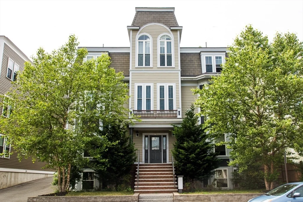 2 bed, 2 bath apartment for rent at 111 Pleasant St Unit 2, Dorchester — photo 1 of 19