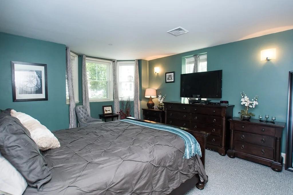 2 bed, 2 bath apartment for rent at 111 Pleasant St Unit 2, Dorchester — photo 16 of 19