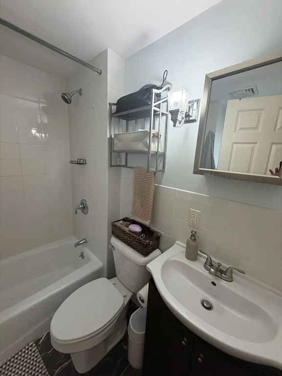 2 bed, 2 bath apartment for rent at 111 Pleasant St Unit 4, Dorchester — photo 9 of 19