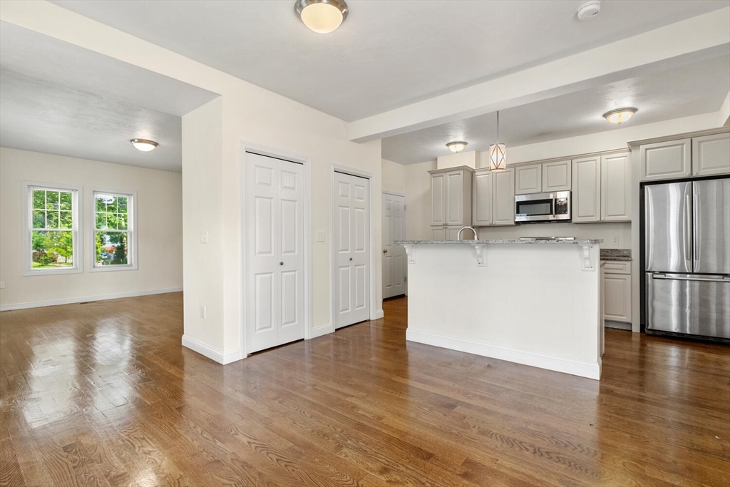 3 bed, 2 bath apartment for rent at 111 Pleasant Unit 2, Milton — photo 9 of 25