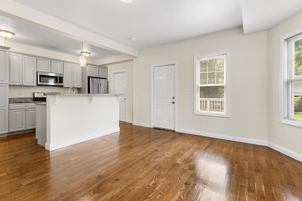 3 bed, 2 bath apartment for rent at 111 Pleasant Unit 2, Milton — photo 6 of 25