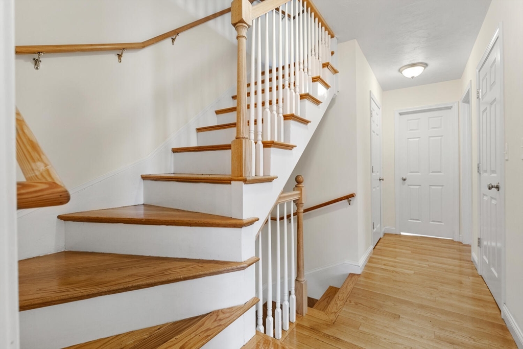 3 bed, 2 bath apartment for rent at 111 Pleasant Unit 2, Milton — photo 17 of 25