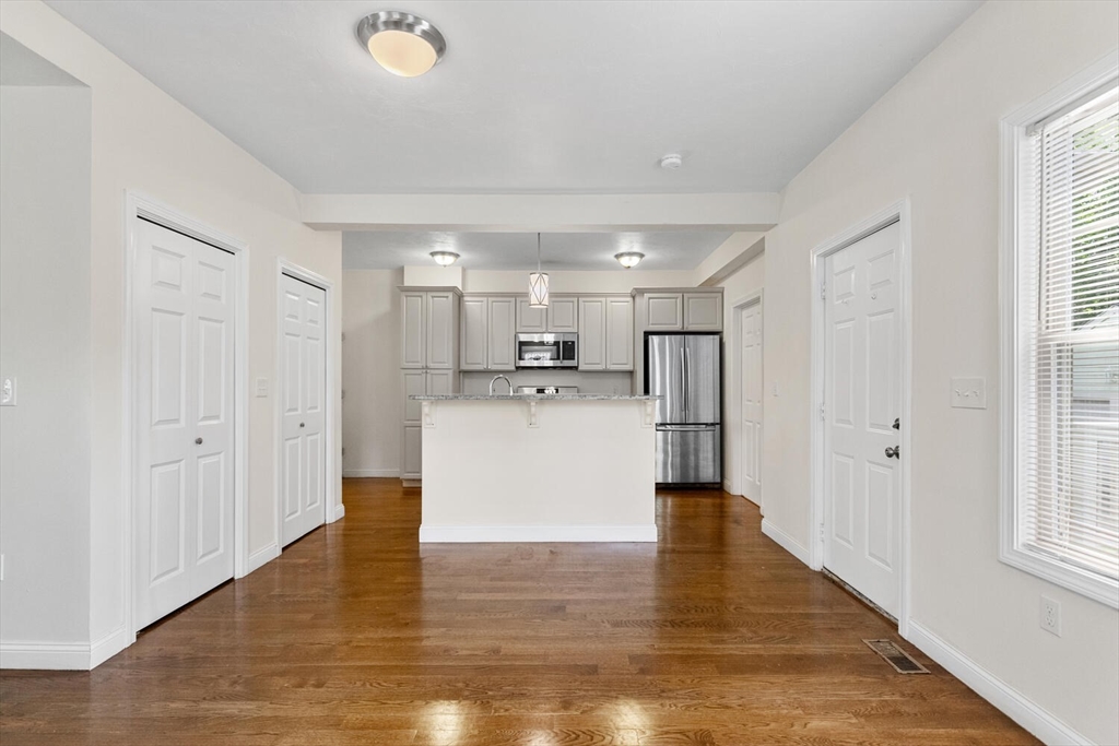 3 bed, 2 bath apartment for rent at 111 Pleasant Unit 2, Milton — photo 10 of 25