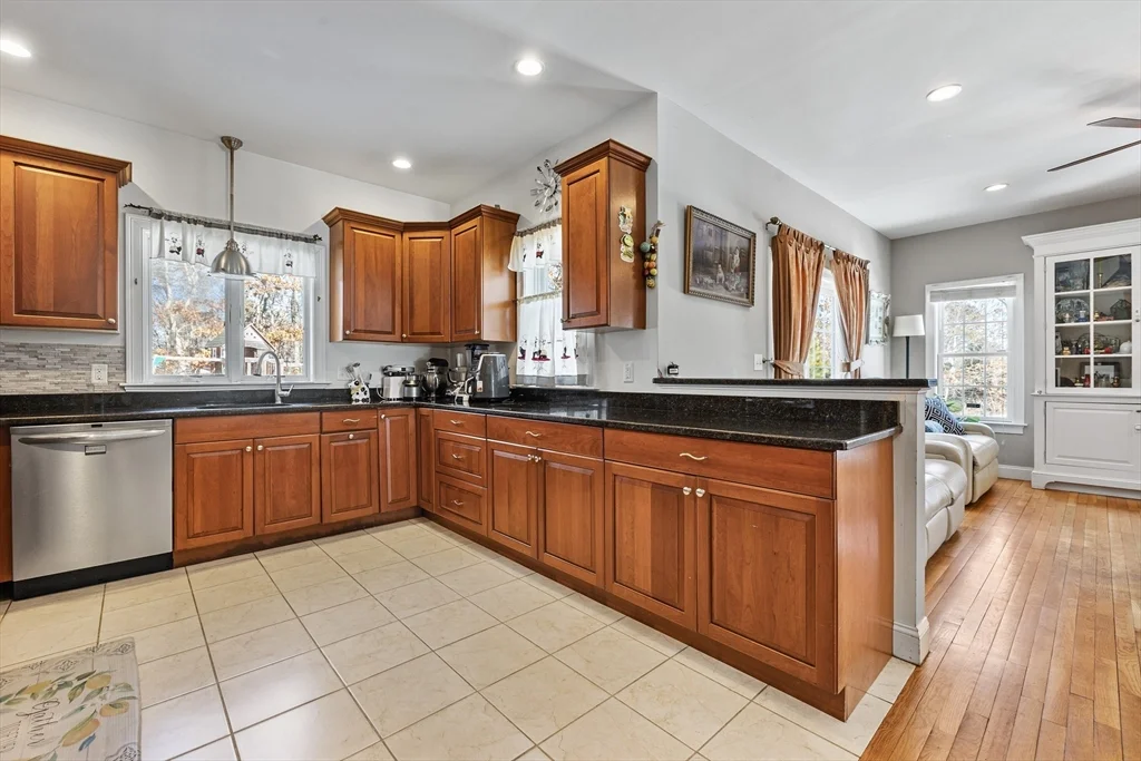 4 bed, 3 bath apartment for rent at 111 Sisters Cir, Yarmouth — photo 5 of 20
