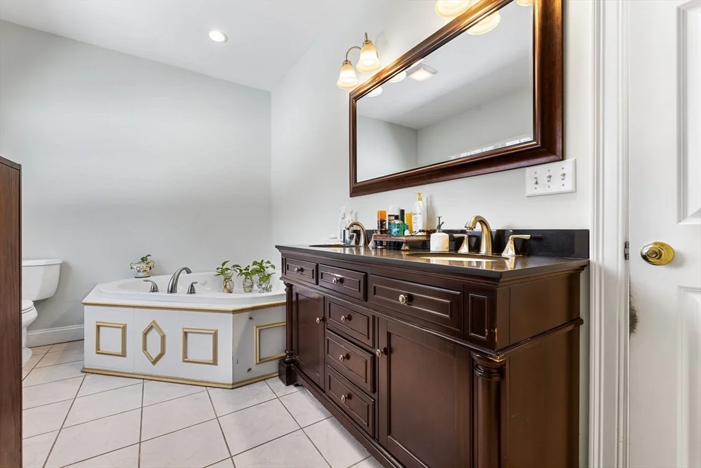 4 bed, 4+ bath apartment for rent at 111 Sisters Cir, Yarmouth Port — photo 27 of 38