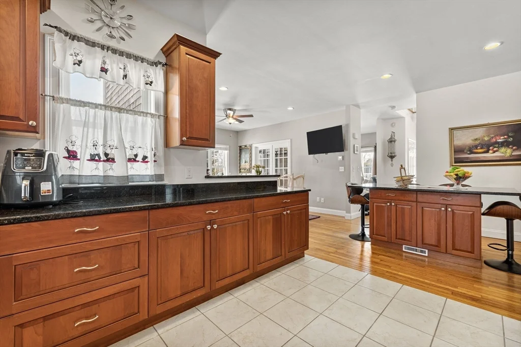 4 bed, 4+ bath apartment for rent at 111 Sisters Cir, Yarmouth Port — photo 16 of 38