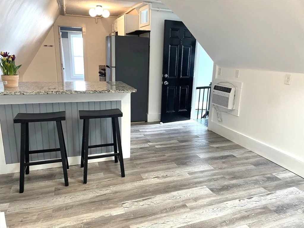 1 bed, 1 bath apartment for rent at 111 Summer St Unit 6, Haverhill — photo 4 of 20