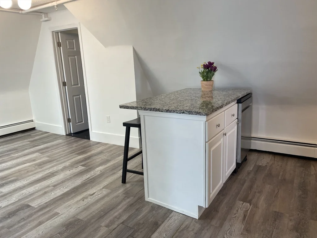 1 bed, 1 bath apartment for rent at 111 Summer St Unit 6, Haverhill — photo 8 of 20