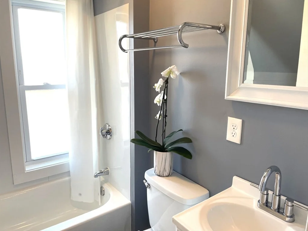 1 bed, 1 bath apartment for rent at 111 Summer St Unit 6, Haverhill — photo 11 of 20