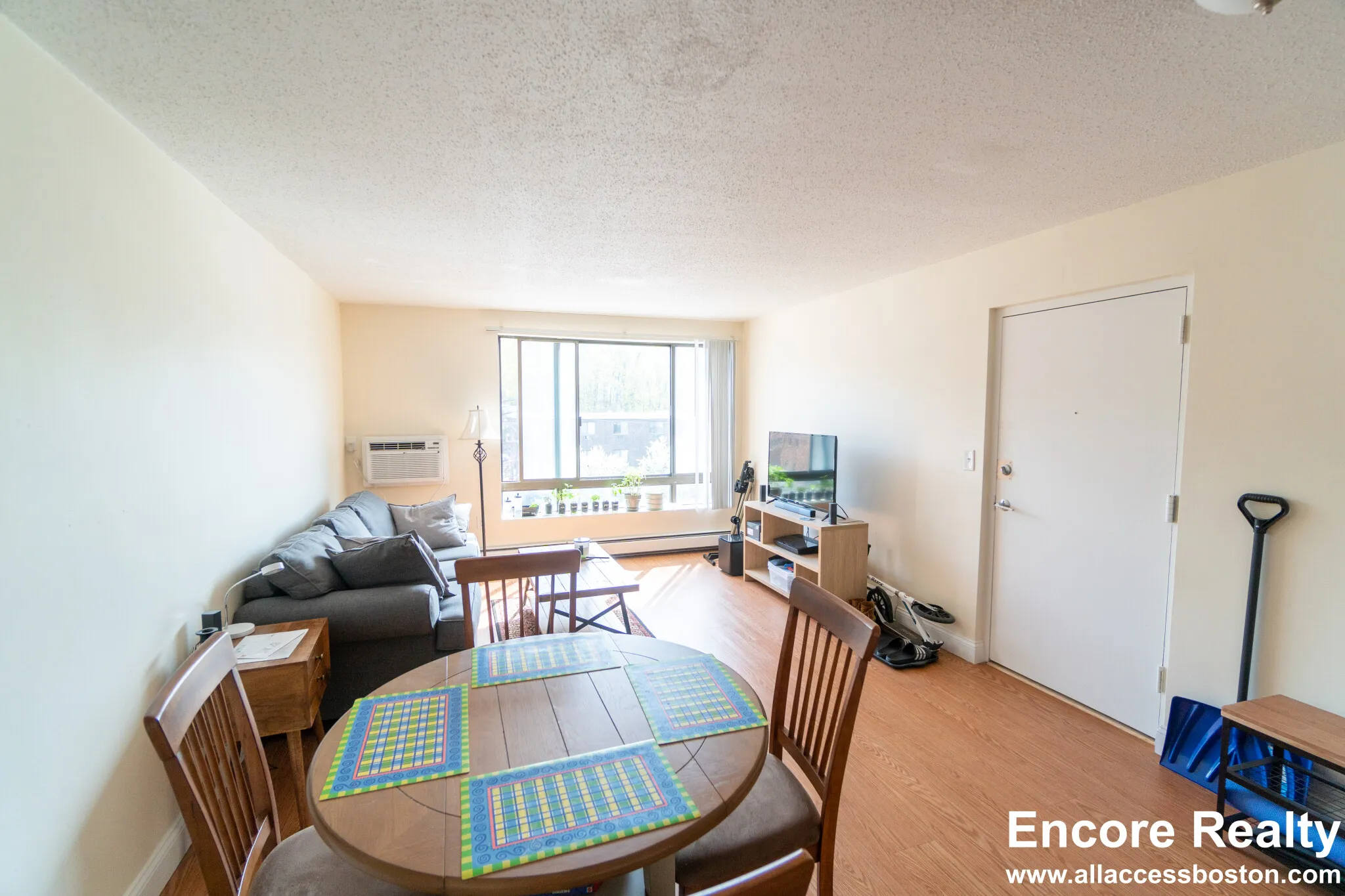 2 bed, 1 bath apartment for rent at 111 Tremont St Unit 416, Brighton — photo 4 of 4
