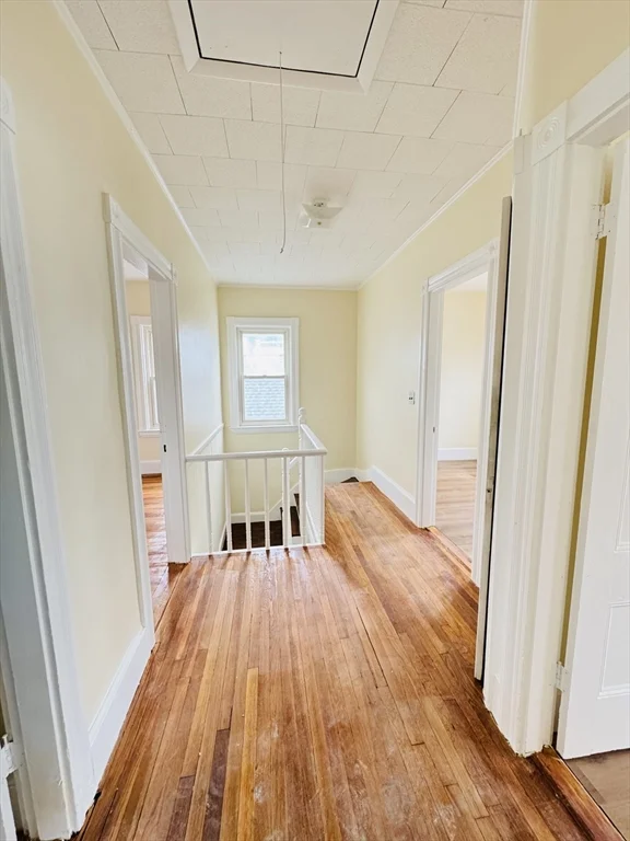 4 bed, 1 bath apartment for rent at 111 Walnut St Unit 111, Everett — photo 7 of 9