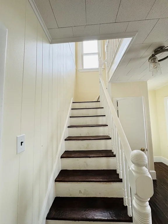 4 bed, 1 bath apartment for rent at 111 Walnut St Unit 111, Everett — photo 6 of 9