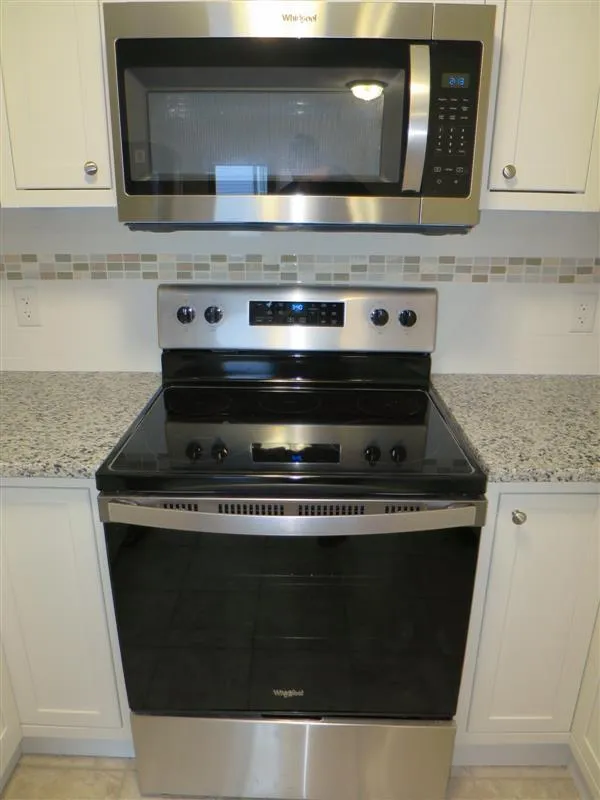 1 bed, 1 bath apartment for rent at 111 Walnut St Unit 33, Winter Hill — photo 4 of 10