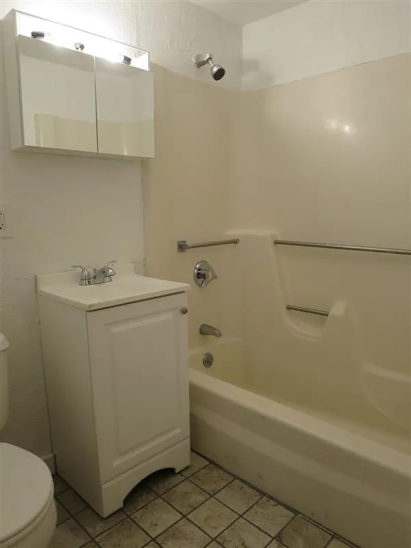 1 bed, 1 bath apartment for rent at 111 Walnut St Unit 33, Winter Hill — photo 10 of 10