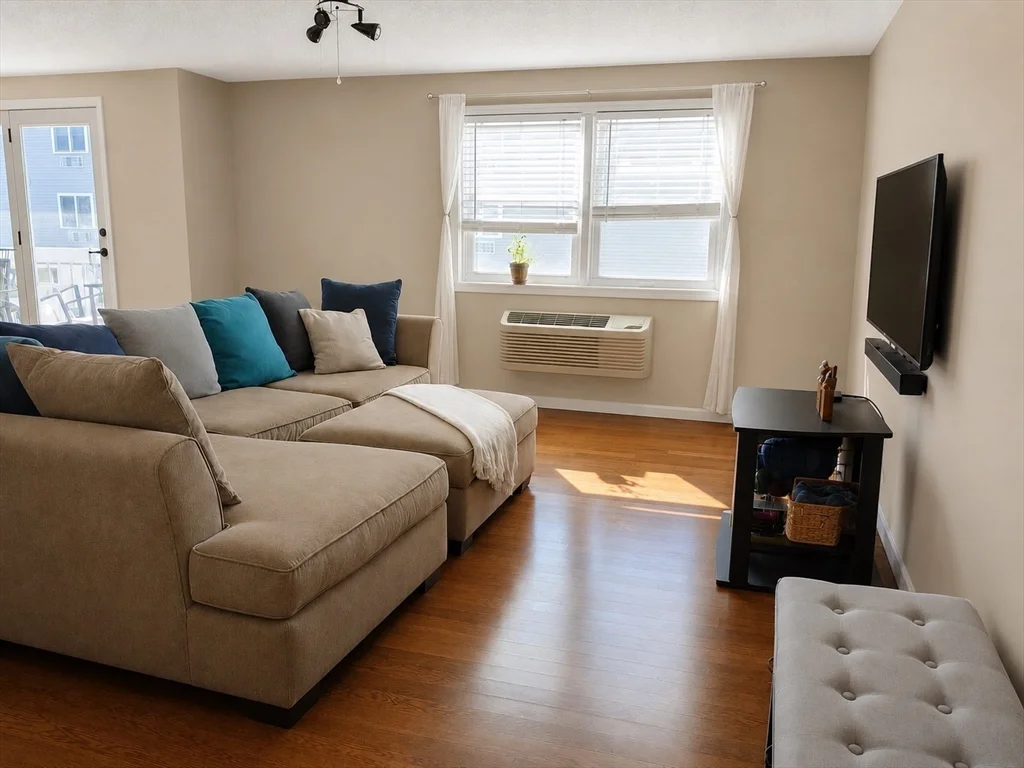 1 bed, 1 bath apartment for rent at 111 Water St Unit 7, Beverly
