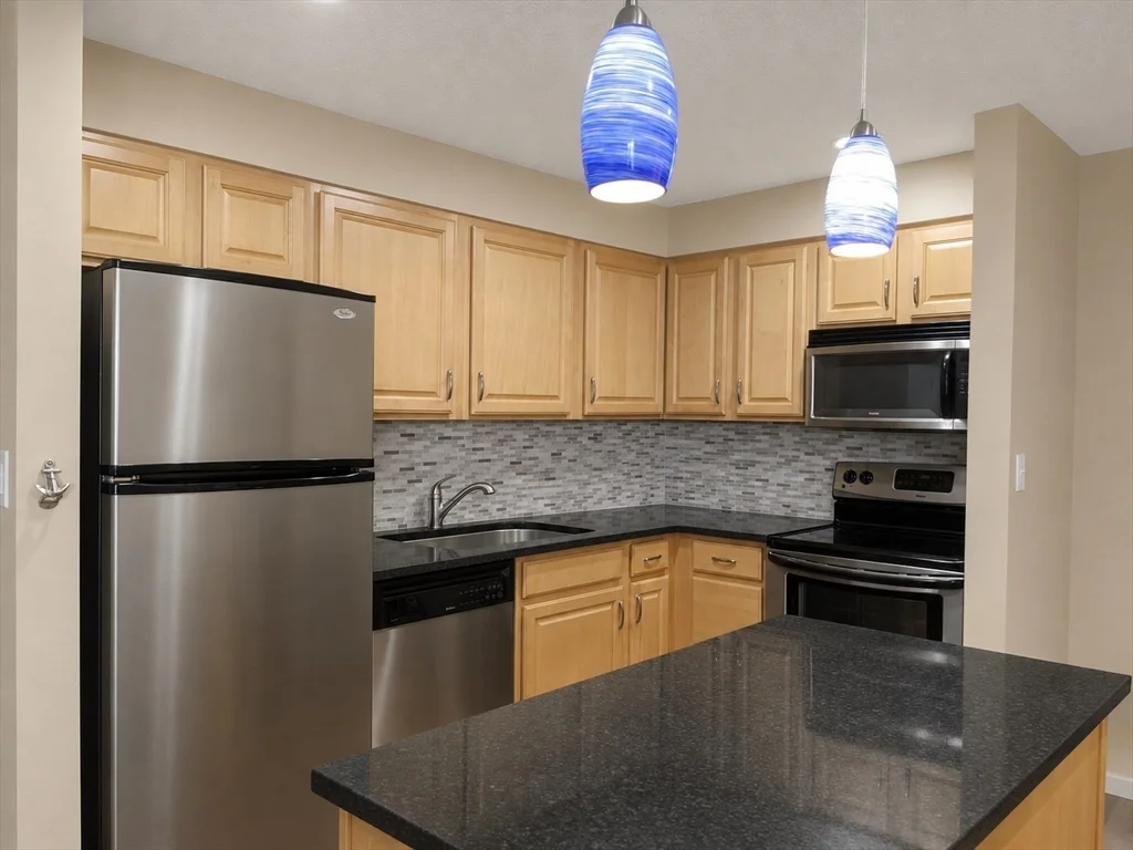1 bed, 1 bath apartment for rent at 111 Water St Unit 7, Beverly — photo 4 of 13