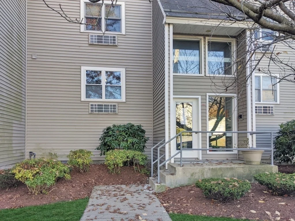 1 bed, 1 bath apartment for rent at 111 Water St Unit 7, Beverly — photo 11 of 13